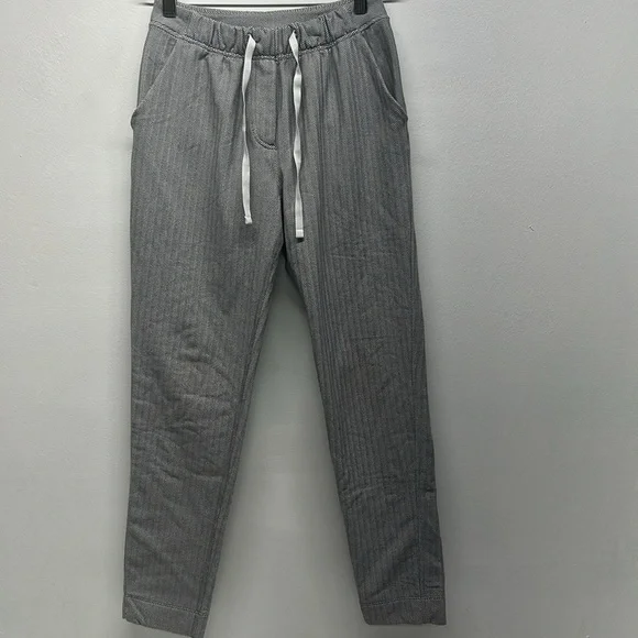 Lululemon On The Fly Jogger Pants Athletic Chevron Striped Gray White Size 2 - Picture 2 of 7